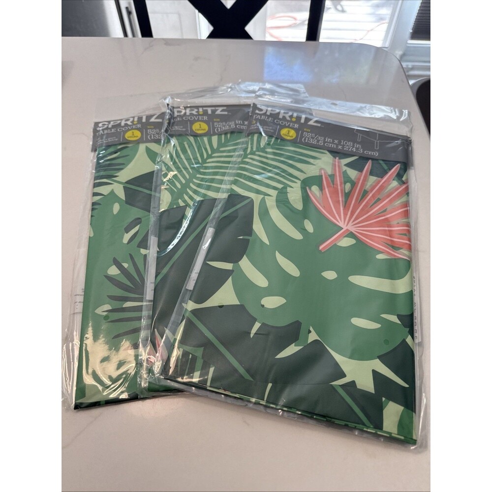 Set Of 3 Spritz Table Cover 52x108 Tropical Green Leaf Disposable